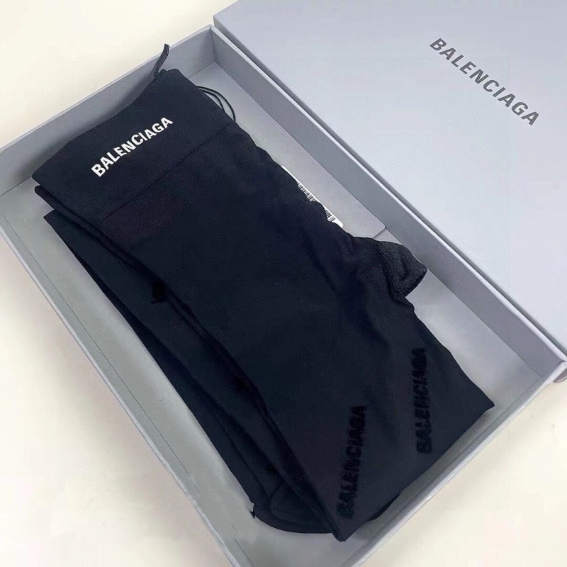 BALENCIAGA